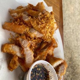 สามชั้นทอด