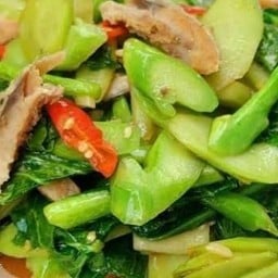 ผักคะน้าปลาเค็ม