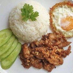 ข้าวกระเทียม