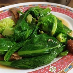 ผัดแขนงหมูกรอบ