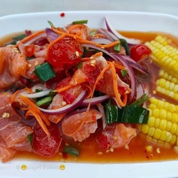 ยำแซลมอน+ไข่แดงเค็ม(ไม่ปลาร้า)