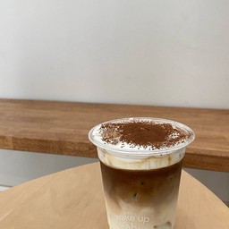 WakeupbabyCoffeeStand เซเรนิตี้คอนโด ตึกซี