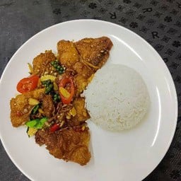 ข้าวผัดฉ่าปลาดอรี่