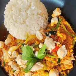 Stir Fried Crab Meat With Curry Powder On Rice