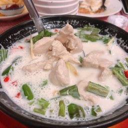 ต้มข่าไก่เนื้อ