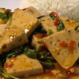 ข้าวกระเพราหมูยอ