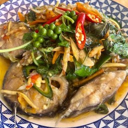 ผัดฉ่าปลาดุก