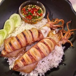 ข้าวหน้าหมึกแดดเดียว