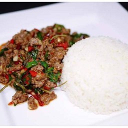 ข้าวกระเพราเนื้อ