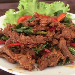 เนื้อผัดใบยี่หร่า