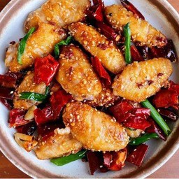 辣子鸡翅 ปีกไก่ผัดพริกแห้ง