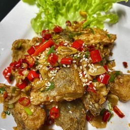 ปลากะพงคั่วพริกเกลือ
