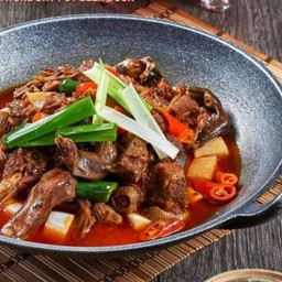 032  干锅啤酒鸭 เป็ดตุ๋นเบียร์หม้อไฟ