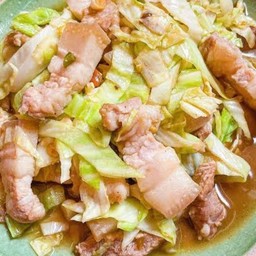 ผัดกะหล่ำหมู ผัดร้อนๆราดข้าว