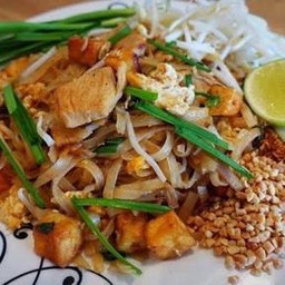 ผัดไทไก่