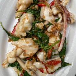 กะเพราปลาหมึก