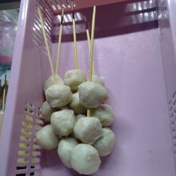 ลูกชิ้นทอด หมึกย่าง