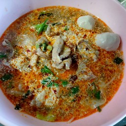 ก๋วยเตี๋ยวหมูต้มยำ