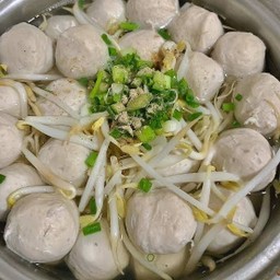 เกาเหลาลูกชิ้นหมู