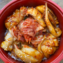 ข้าวหน้าปลาหมึกผัดซอสเกาหลี