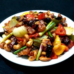 ไก่ผัดเม็ดมะม่วง