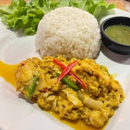 ข้าวราดหมึกผัดผงกะหรี่