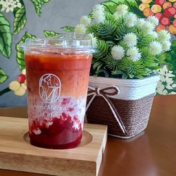 ชาไทยนมสดสตรอว์เบอร์รี่