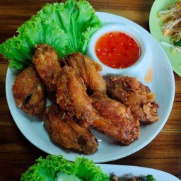 ปีกไก่ทอดจาน
