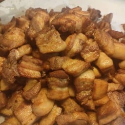 วิรุณ หมูทอดน้ำปลา  (ตลาดลุมพินีชั้น2)