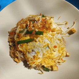 เส้นเล็กผัดไทกุ้งแห้ง