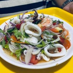 ครัวยายธัม ริมแม่น้ำน้อย