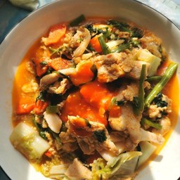 สุกี้แห้งไก่