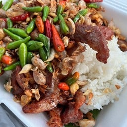 แม่ตุ่ม หมูทอด