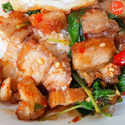 [อร่อยซ่ากับโค้ก] ข้าวกะเพราหมูกรอบ +  โค้ก ออริจินัล (ขวด)