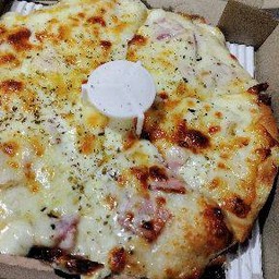 พิซซ่าคาโบนาร่าขนาด 8นิ้ว 6ชิ้น