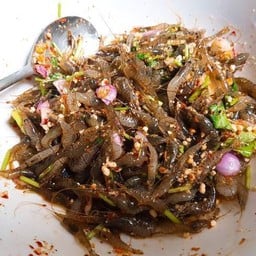 อีสานต้นคูน (ยำกุ้งเต้นรสเด็ด) เลยปั้ม ปตท 100 เมตรอยู่ซ้ายมือ