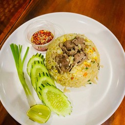 ข้าวผัดเนื้อ