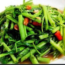 空心菜 ผัดผักบุ้งไฟแดง