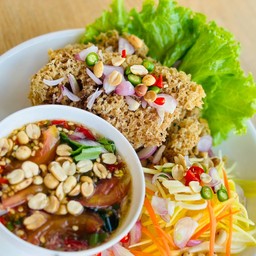 ยำปลาดุกฟู