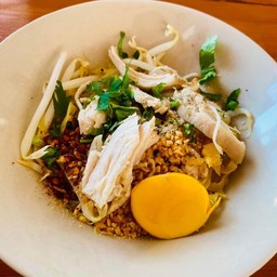 ก๋วยเตี๋ยวไก่ยายทิน ซอยดวงกมล
