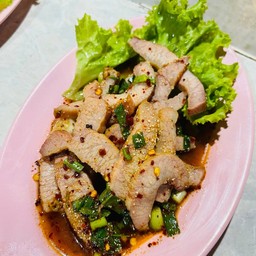 น้ำตกคอหมูย่าง