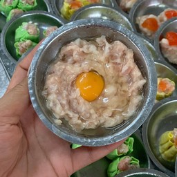 หมูไข่นกกระทาสด