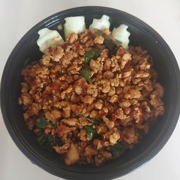 ข้าวหอมมะลิราดกระเพราหมูสับ
