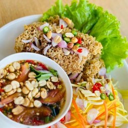 ยำปลาดุกฟู