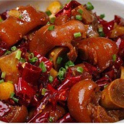 035  红烧猪脚
คากิตุ๋นซอสเผ็ด