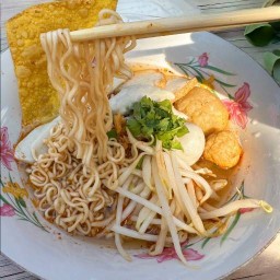 ก๋วยเตี๋ยวลูกชิ้นปลานับตังค์(อ่อนนุช66แยก19-7)