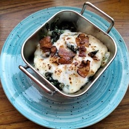 ผักโขมอบชีส