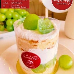 Shine Muscat Shotcake