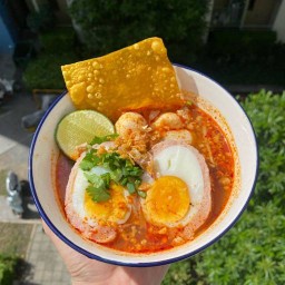 ก๋วยเตี๋ยวต้มยำหมูสับ  by ครอบครัวหมี