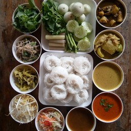 ขนมจีนน้ำยา ปู ชุดเส้น 1 กก